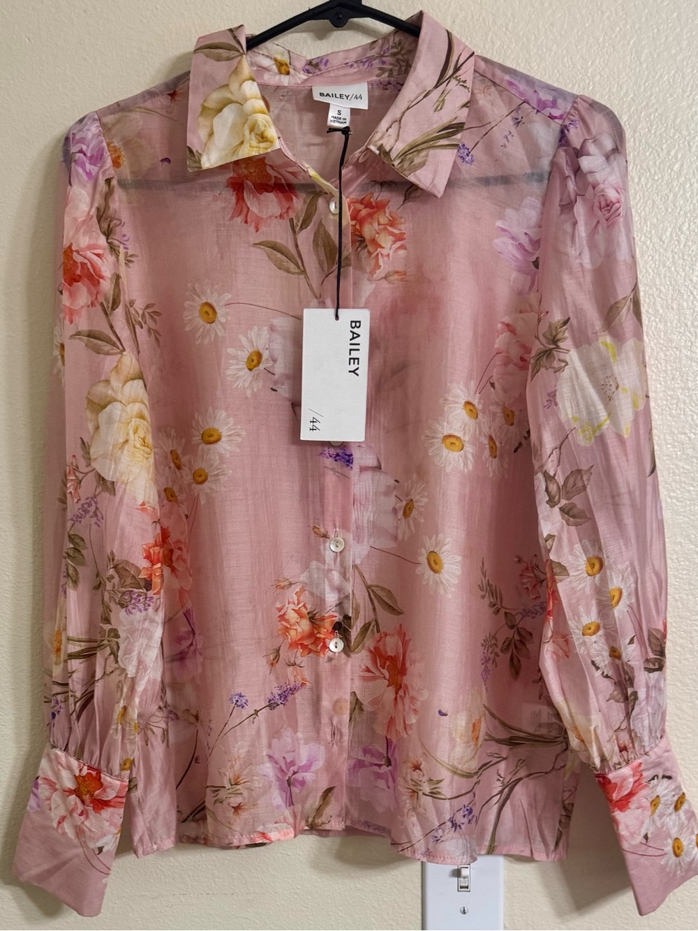 NWT Bailey/44 Pink Floral Semi-Sheer Button Down Blouse S - Picture 2 of 5